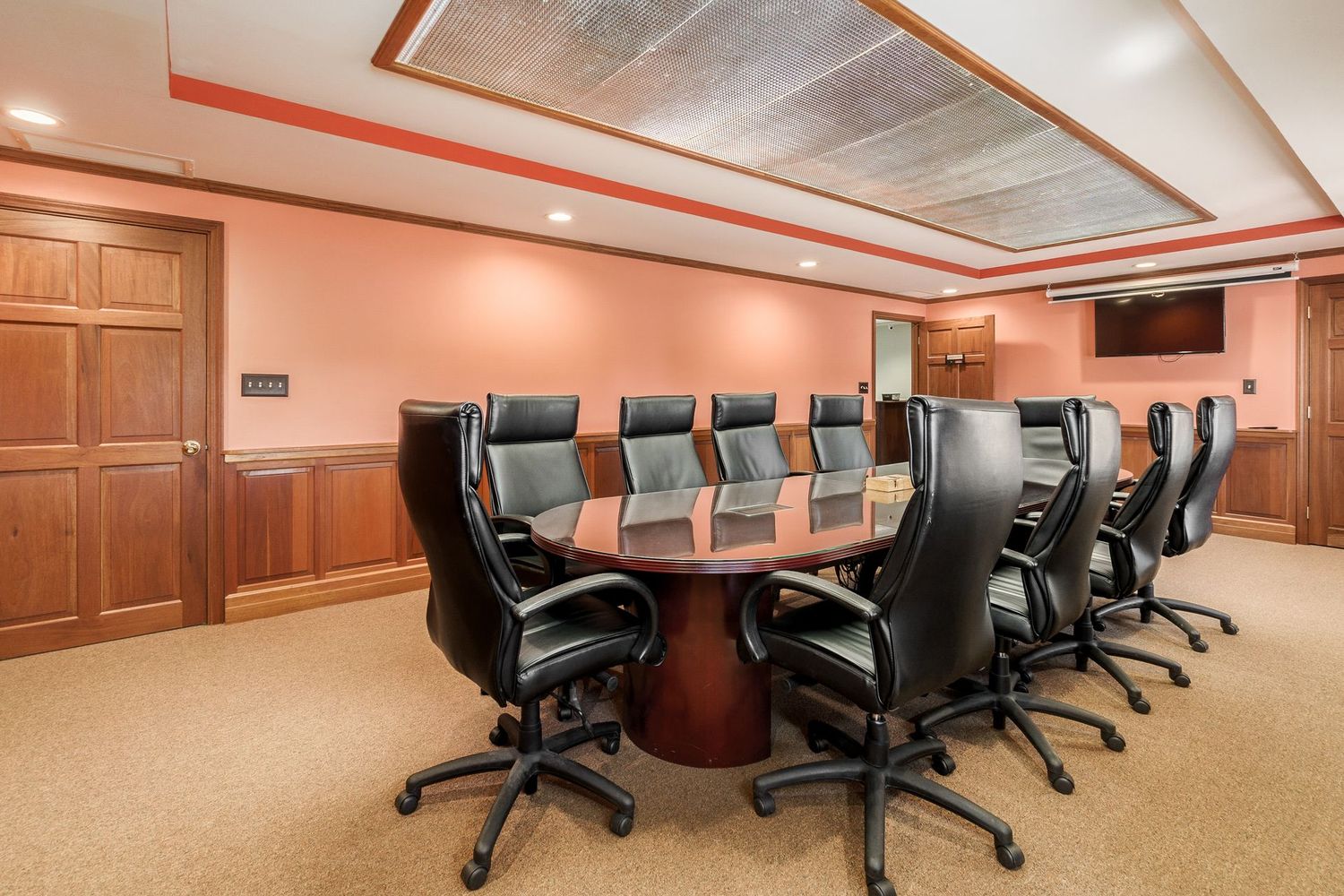 Suite 211